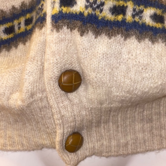 Vintage Wool Benetton button down sweater with leather buttons, Italian made - Picture 3 of 7
